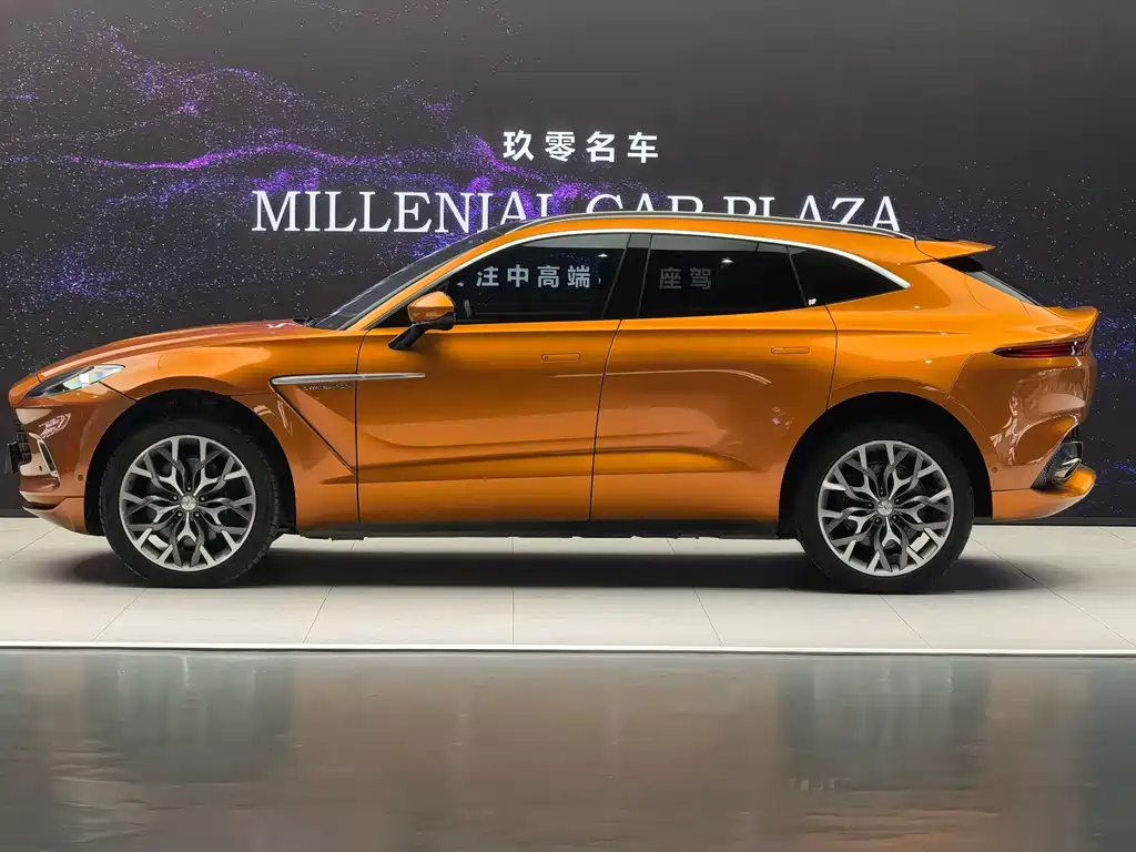 Aston Martin DBX 2022 3.0T STRAIGHT-SIX купить на сайте DeffCars