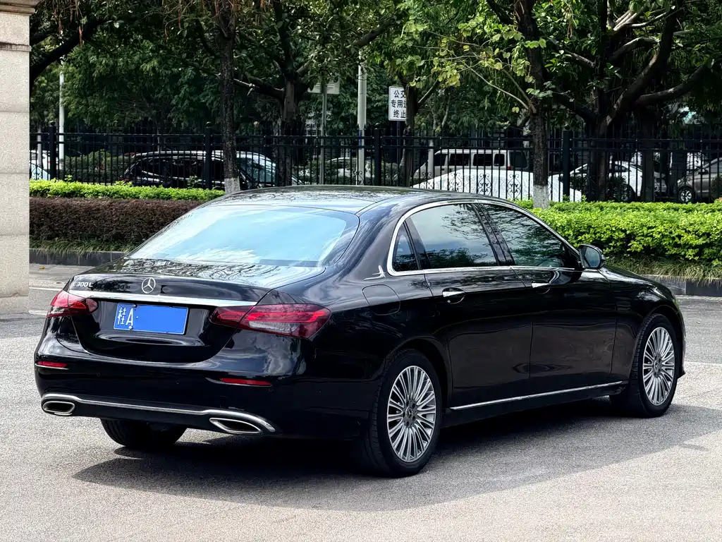 Mercedes-Benz E-Class 2023 E 300 L Luxury Model купить на сайте DeffCars