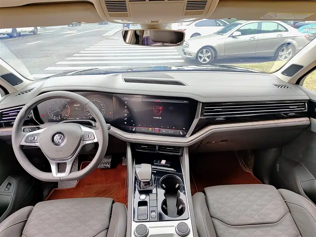 Touareg 2019 3.0TSI Ruizhi Edition National V купить на сайте DeffCars