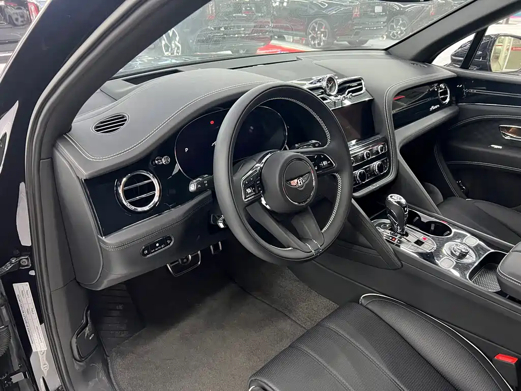 Bentayga 2024 4.0T V8 купить на сайте DeffCars