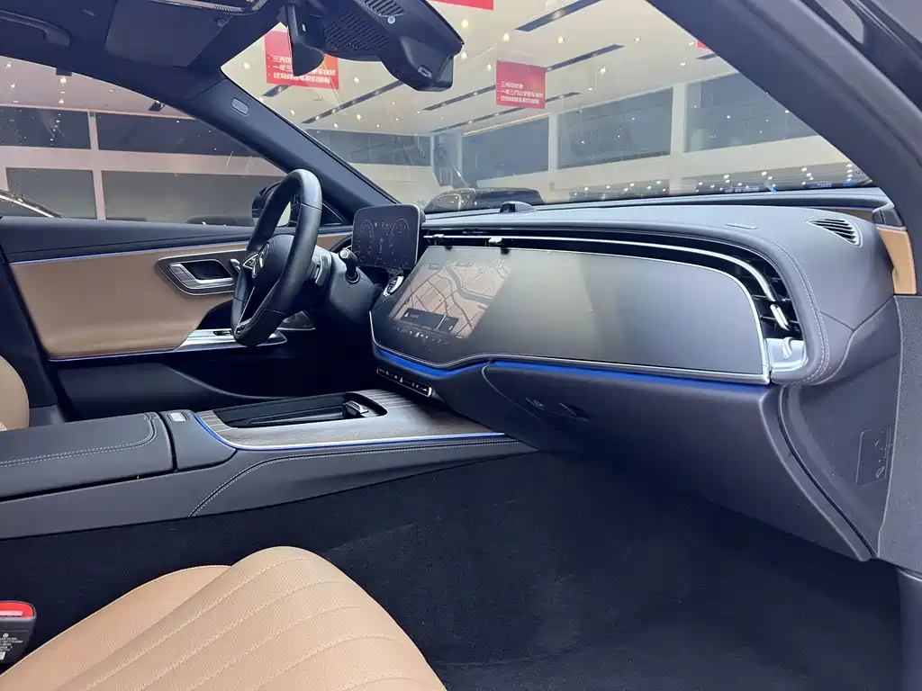 Mercedes-Benz E-Class 2024 E 300 L Luxury Model купить на сайте DeffCars