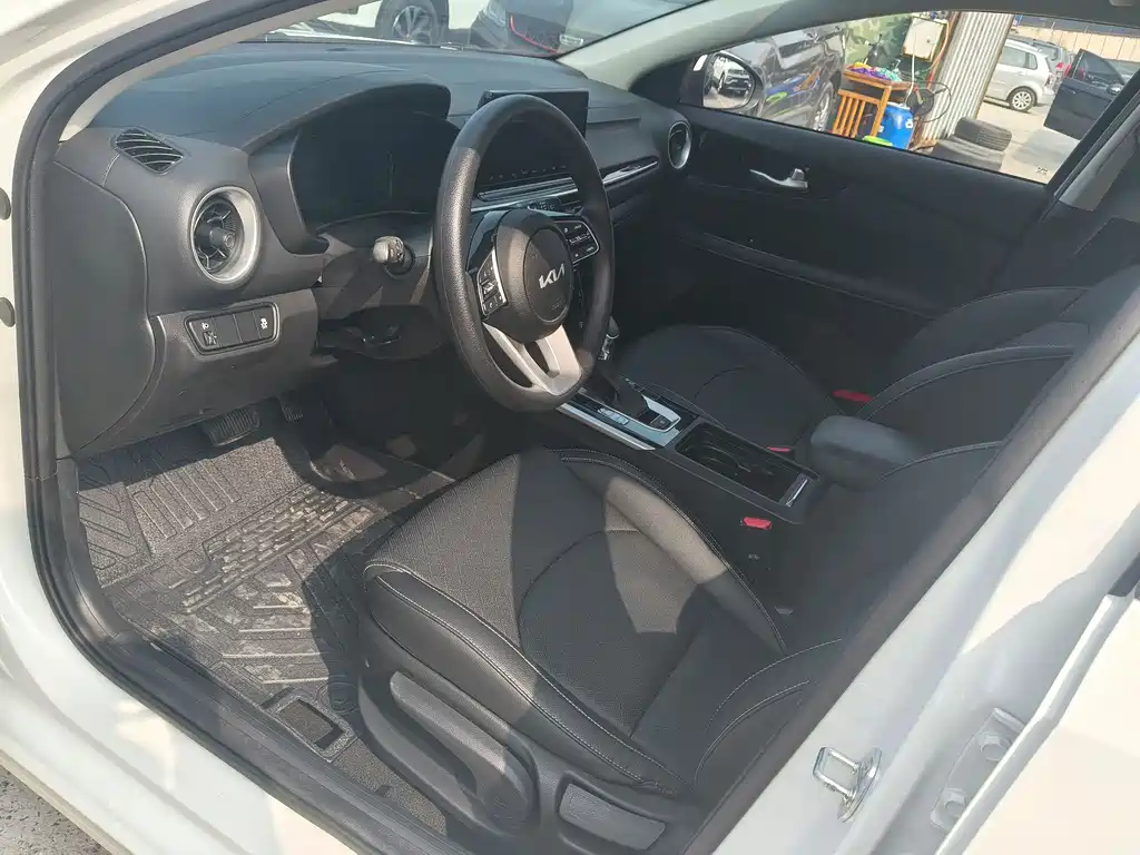 Kia K3 2021 1.5L CVT Fashion Edition купить на сайте DeffCars