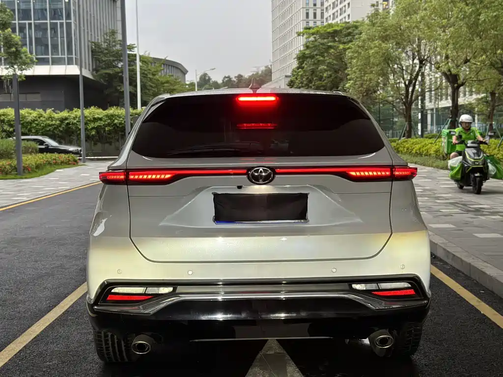 Vesa 2022 2.0L CVT two-wheel drive premium version купить на сайте DeffCars