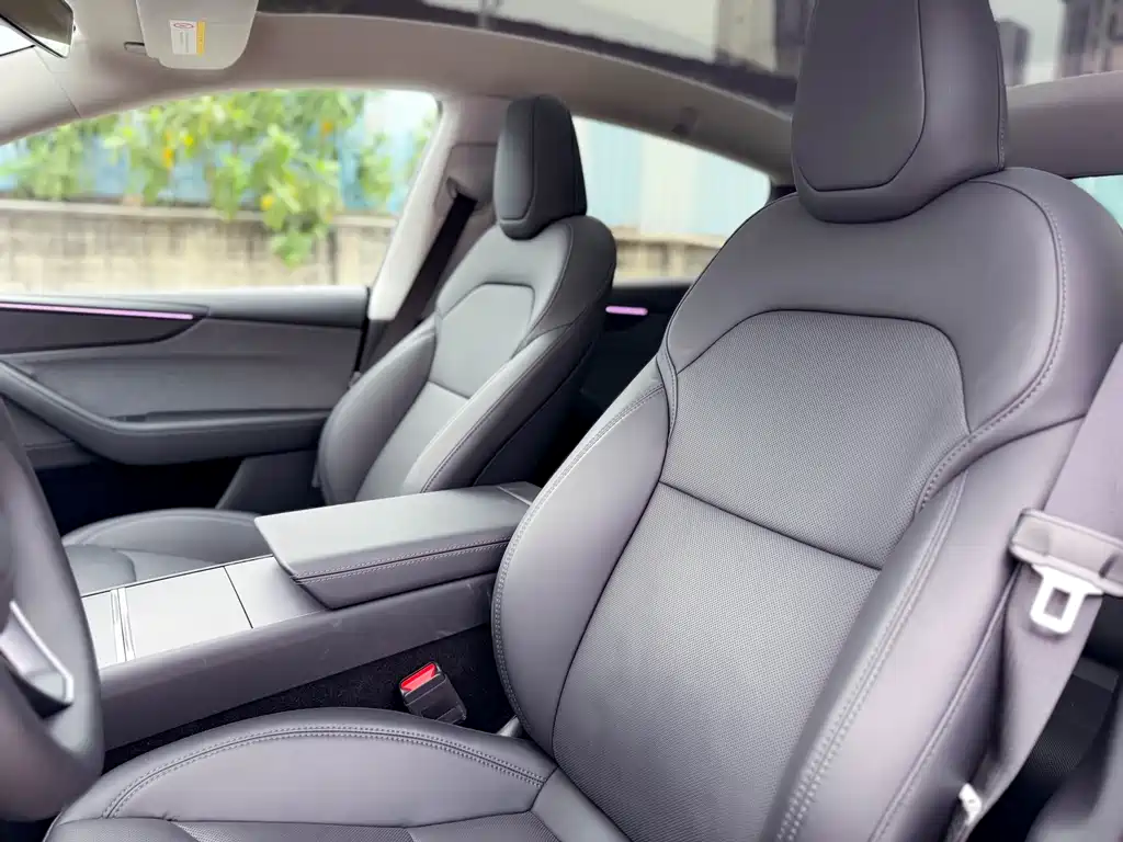 Model Y 2025 rear-wheel drive version купить на сайте DeffCars