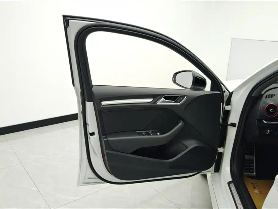 Audi A3 2020 Limousine 35 TFSI Sports National VI купить на сайте DeffCars