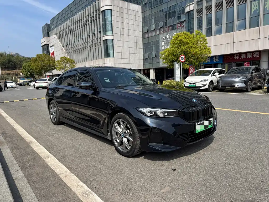 BMW i3 2022 eDrive 35 L купить на сайте DeffCars