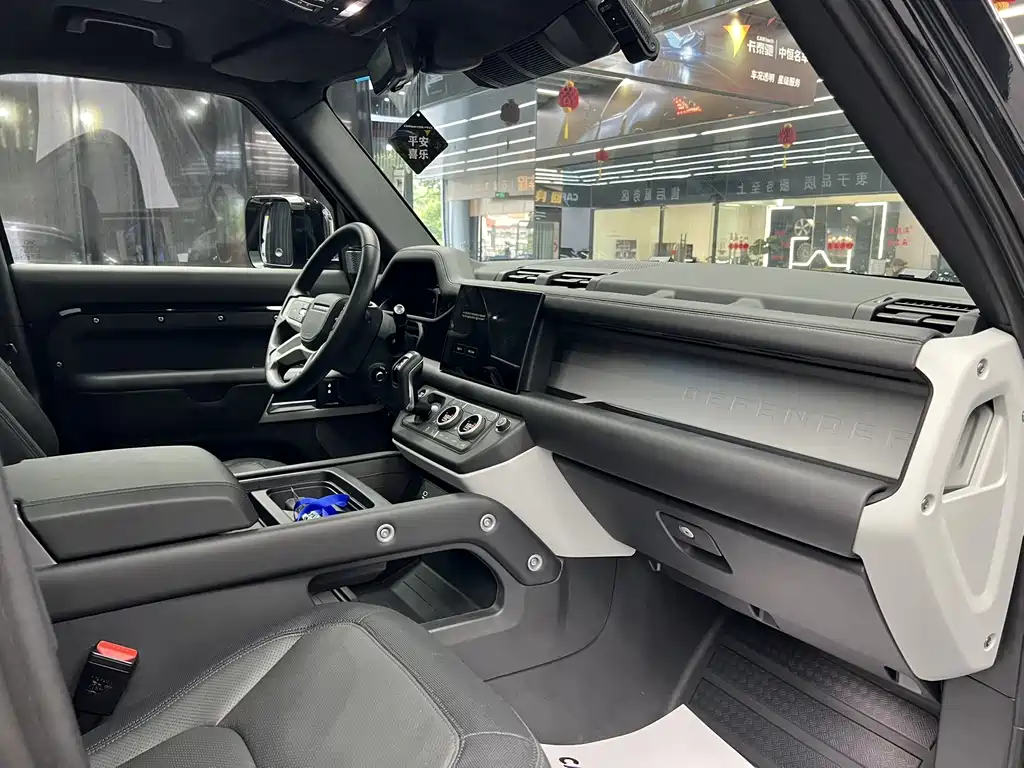 Land Rover Defender 2023 110 3.0T P400 X-DYNAMIC HSE купить на сайте DeffCars