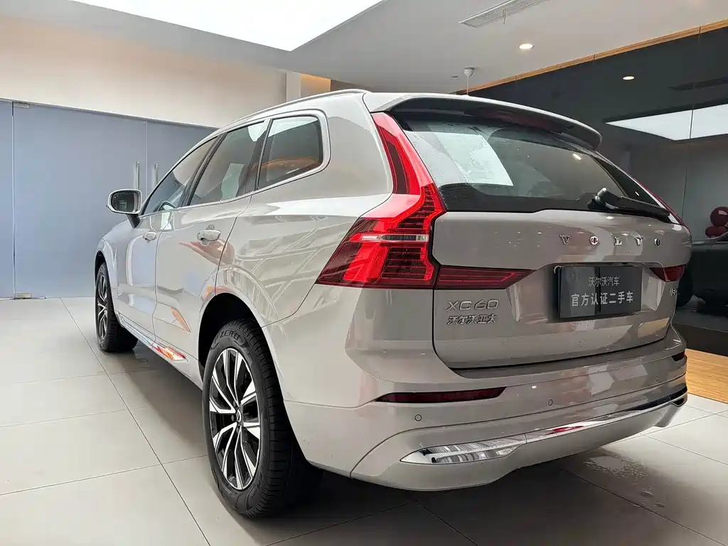 Volvo XC60 2025 B5 four-wheel drive Zhiyuan luxury version купить на сайте DeffCars