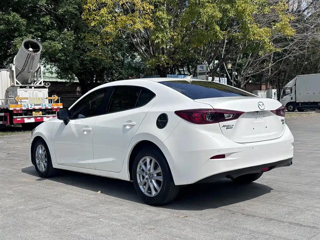 Mazda3 Angkesela 2017 Sedan 1.5L Manual Comfort Type National VI купить на сайте DeffCars