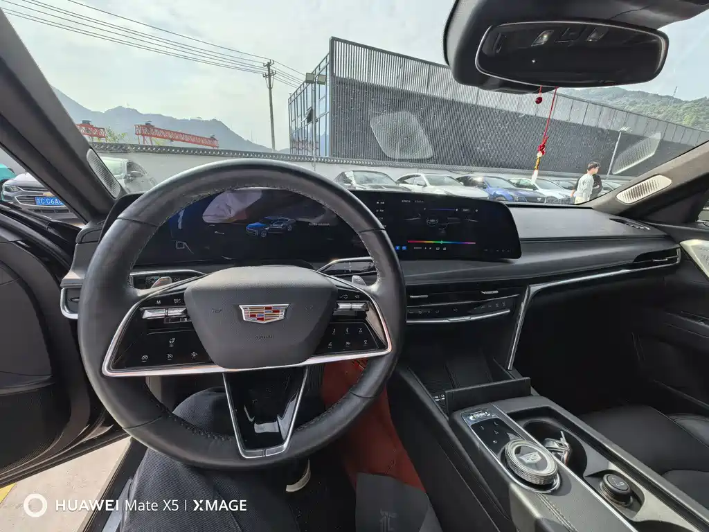 Cadillac CT6 2023 28T Fashion Model купить на сайте DeffCars