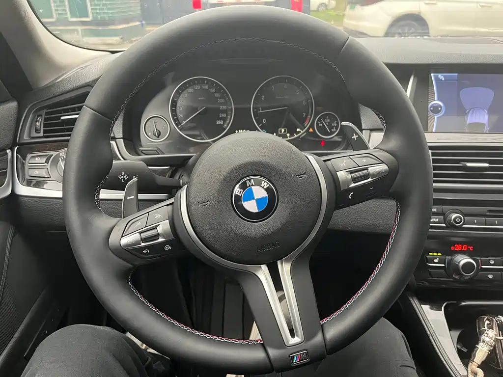BMW 5 Series 2014 525Li Leading Model купить на сайте DeffCars