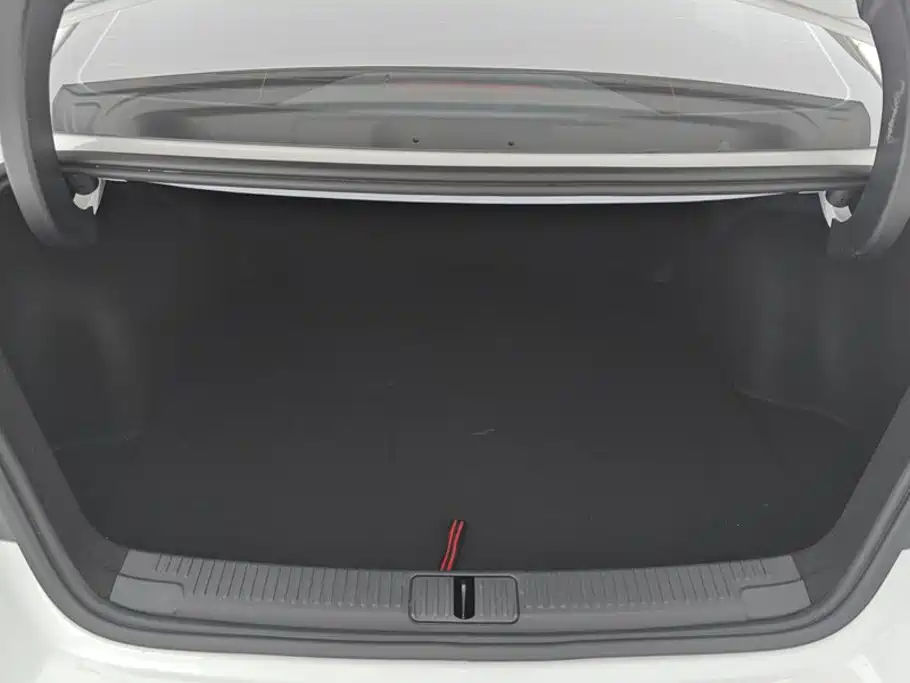 MG5 2023 180DVVT CVT Deluxe Edition купить на сайте DeffCars