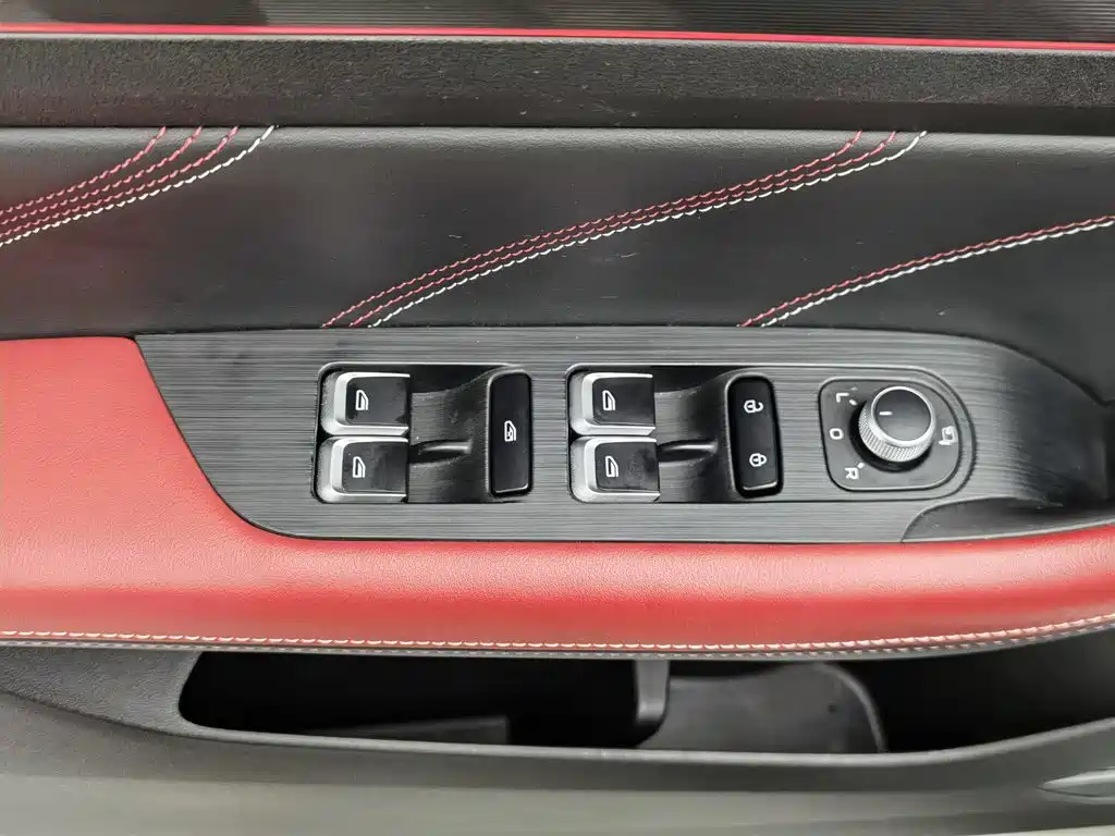Emgrand S 2021 1.4T CVT flagship model купить на сайте DeffCars