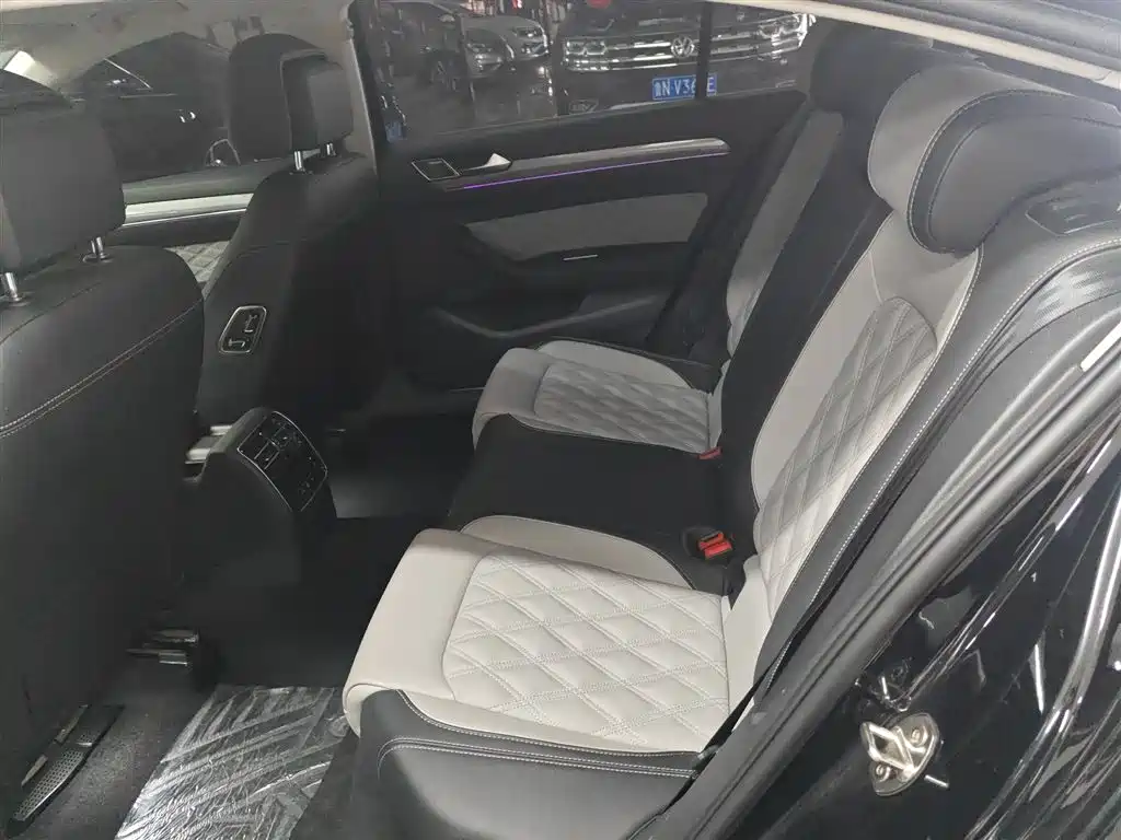 Magotan 2023 2 million commemorative edition 280TSI DSG leading model купить на сайте DeffCars