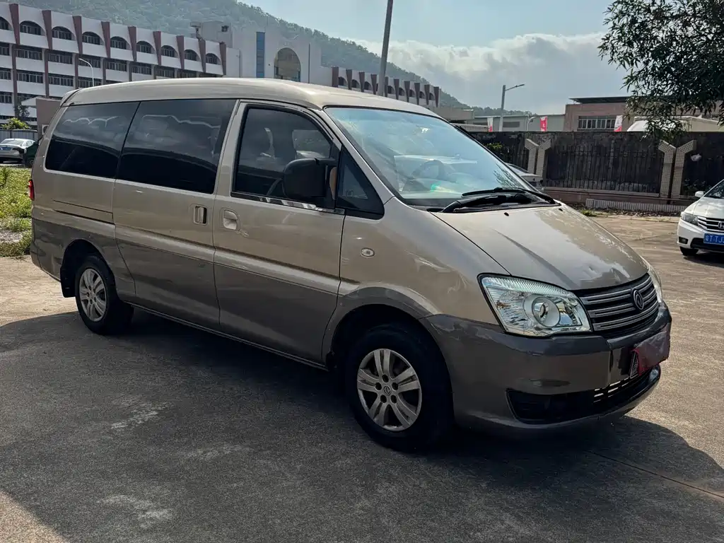 Lingzhi 2018 M3L 1.6L 7-seat comfort model купить на сайте DeffCars