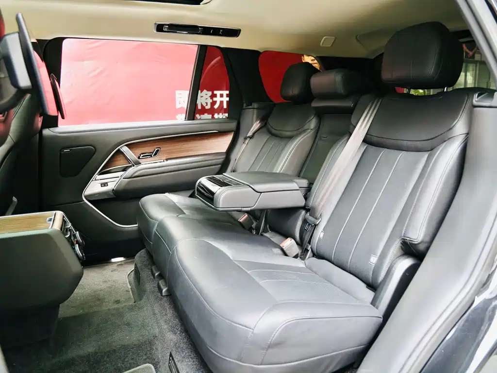 Range Rover 2023 3.0 L6 400PS Extended Edition купить на сайте DeffCars