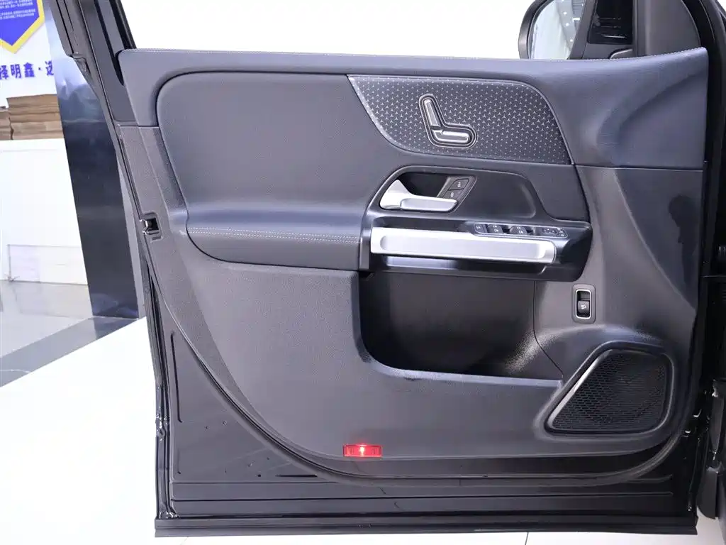 Mercedes-Benz GLB 2025 GLB 220 Dynamic купить на сайте DeffCars