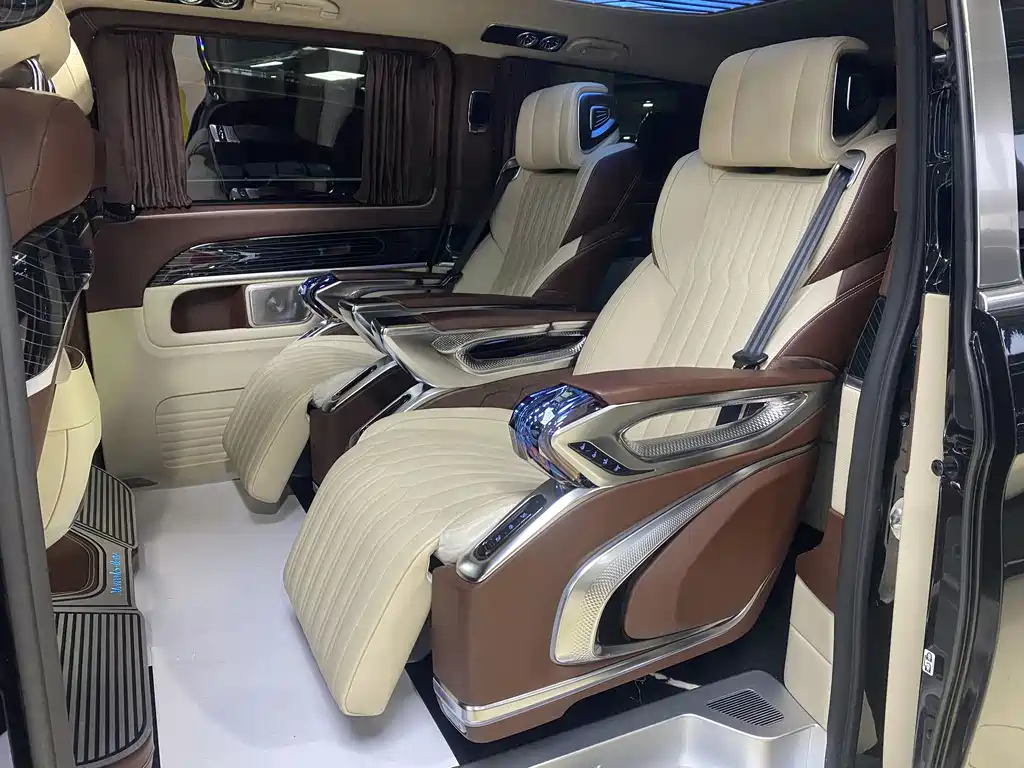 Mercedes-Benz V-Class 2022 V 260 L Long Wheelbase Luxury Edition купить на сайте DeffCars