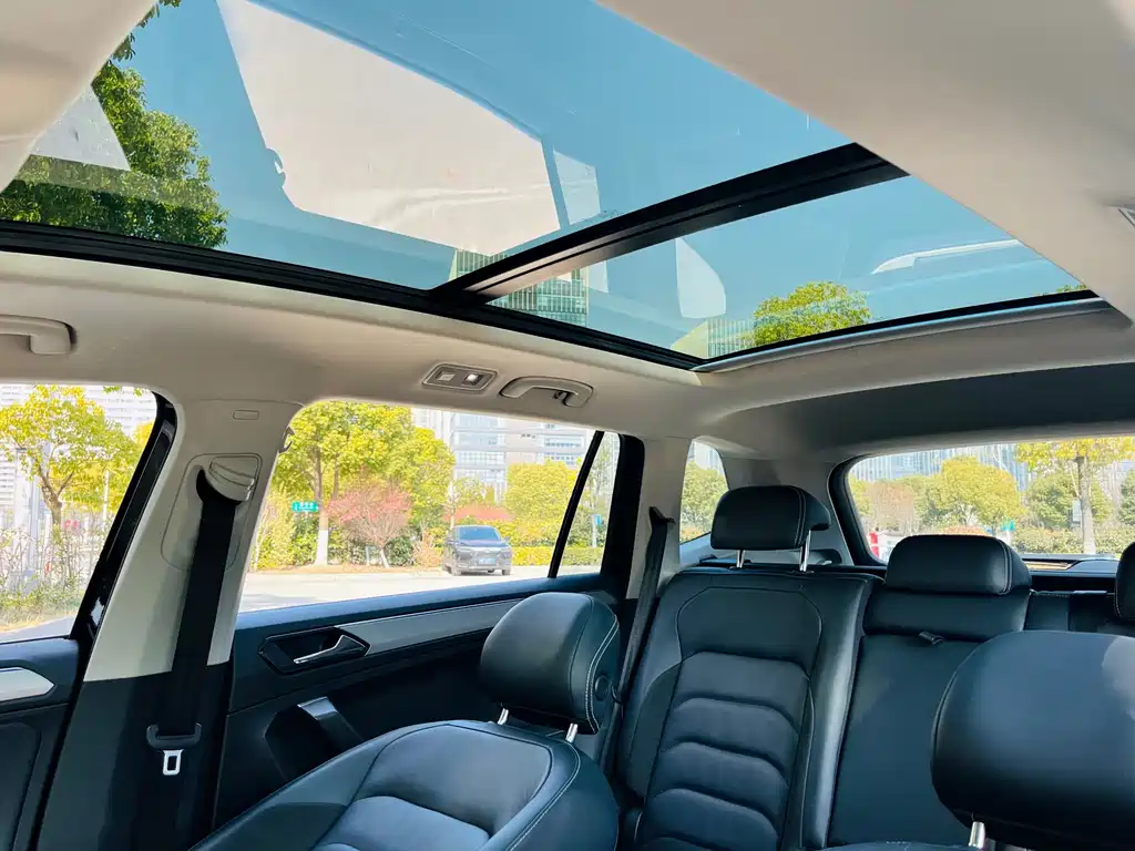 Tiguan L 2019 330TSI automatic two-wheel drive smart luxury version National VI купить на сайте DeffCars