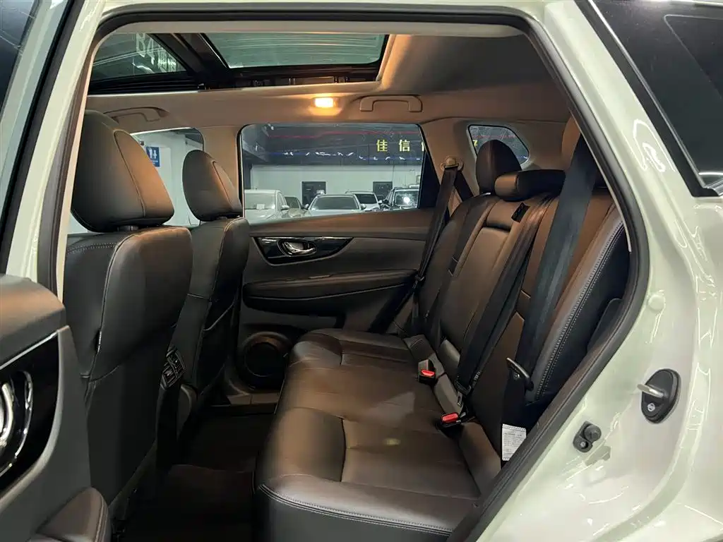 X-Trail 2025 Honor 2.0L Two-wheel Drive Leading Edition купить на сайте DeffCars