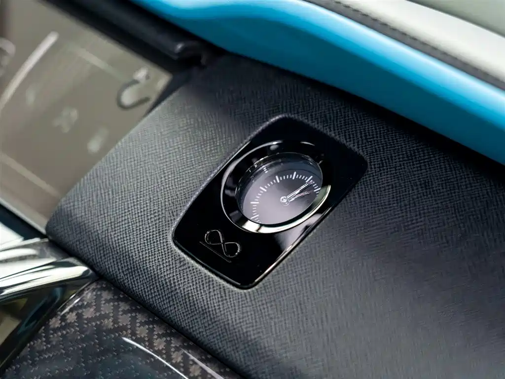 Cullinan 2024 Black Badge купить на сайте DeffCars