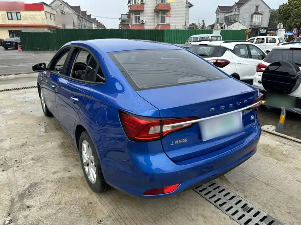 Roewe i5 2019 1.5L Manual 4G Internet Langue Edition купить на сайте DeffCars