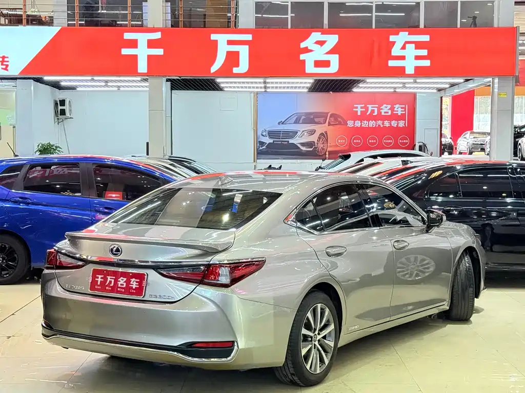 Lexus ES 2020 300h Excellence Edition купить на сайте DeffCars