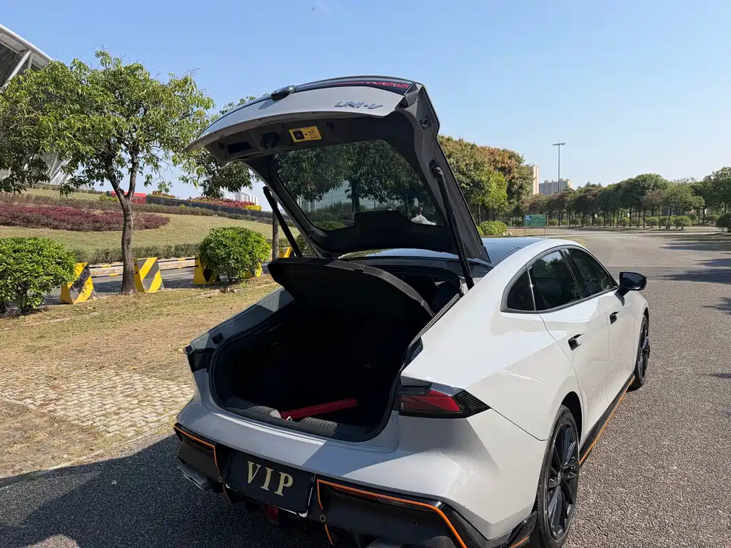 Changan UNI-V 2023 1.5T sports version купить на сайте DeffCars