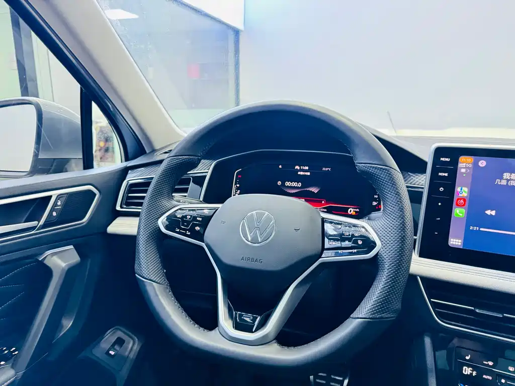 Tiguan L 2022 330TSI automatic two-wheel drive R-Line version купить на сайте DeffCars