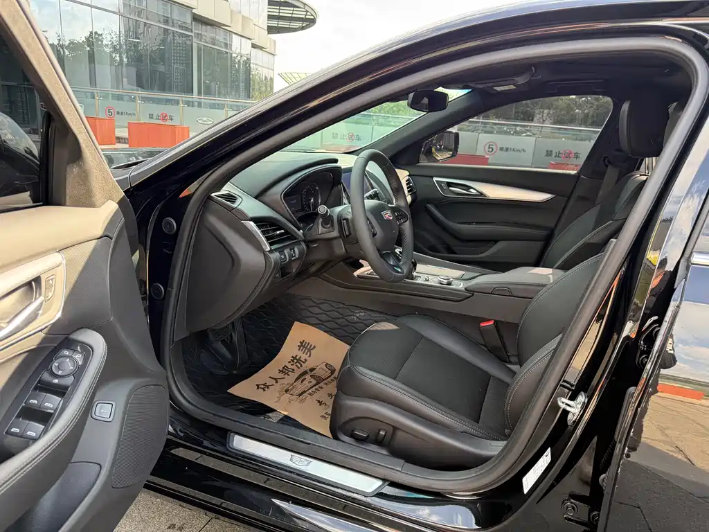 Cadillac CT5 2022 28T Fashion Model купить на сайте DeffCars