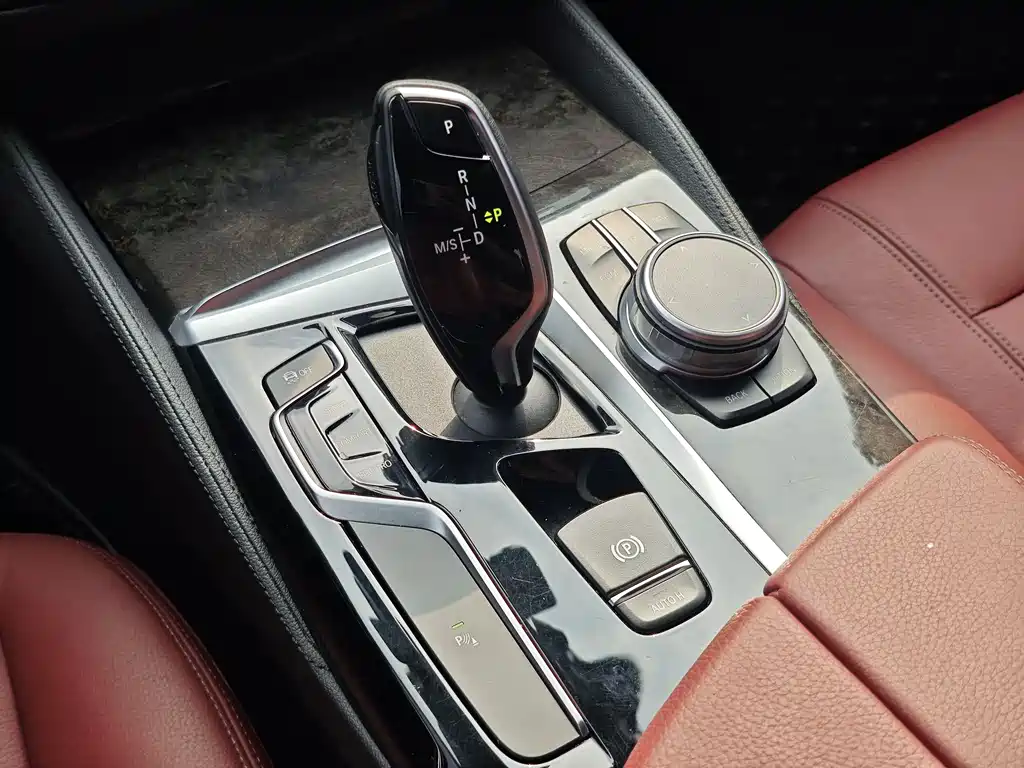 BMW 5 Series 2019 530Li Leading M Sports Package купить на сайте DeffCars