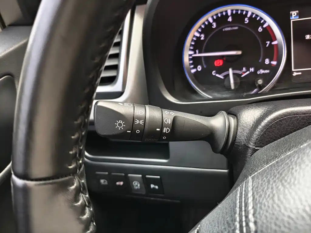 Highlander 2018 2.0T two-wheel drive luxury version, 7 seats, National V купить на сайте DeffCars