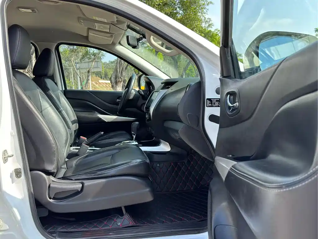 Navara 2021 2.5L automatic four-wheel drive premium model QR25 купить на сайте DeffCars