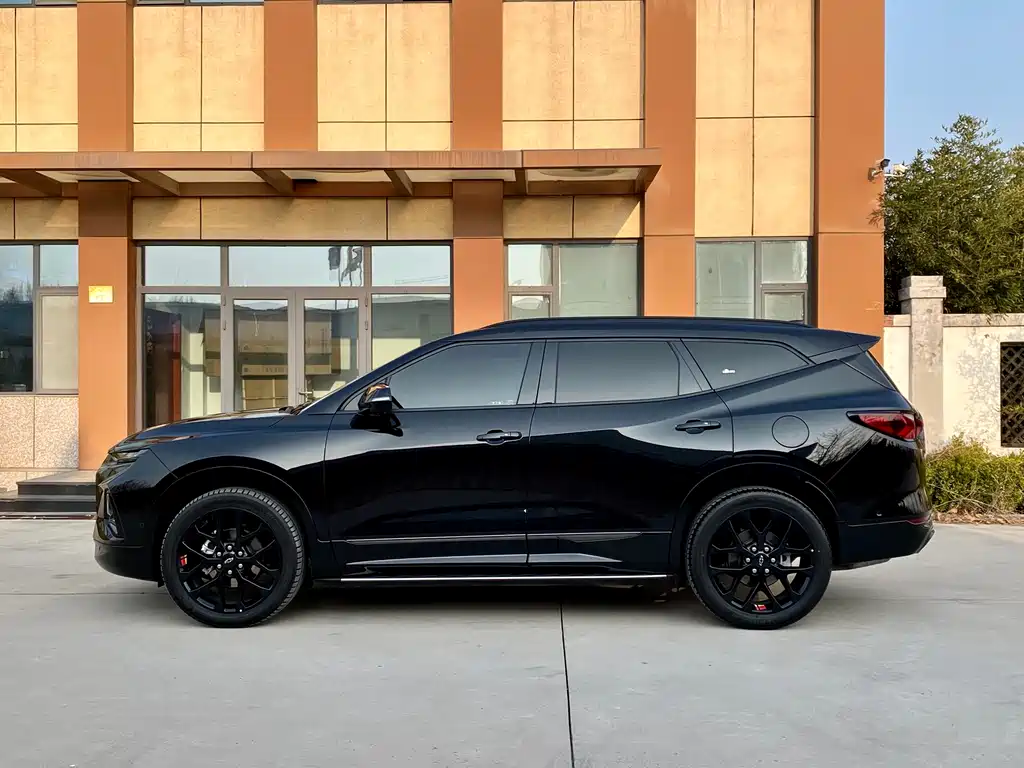 Trailblazer 2022 mild hybrid 650T RS Twin-Clutch four-wheel drive 7-seat engine version купить на сайте DeffCars