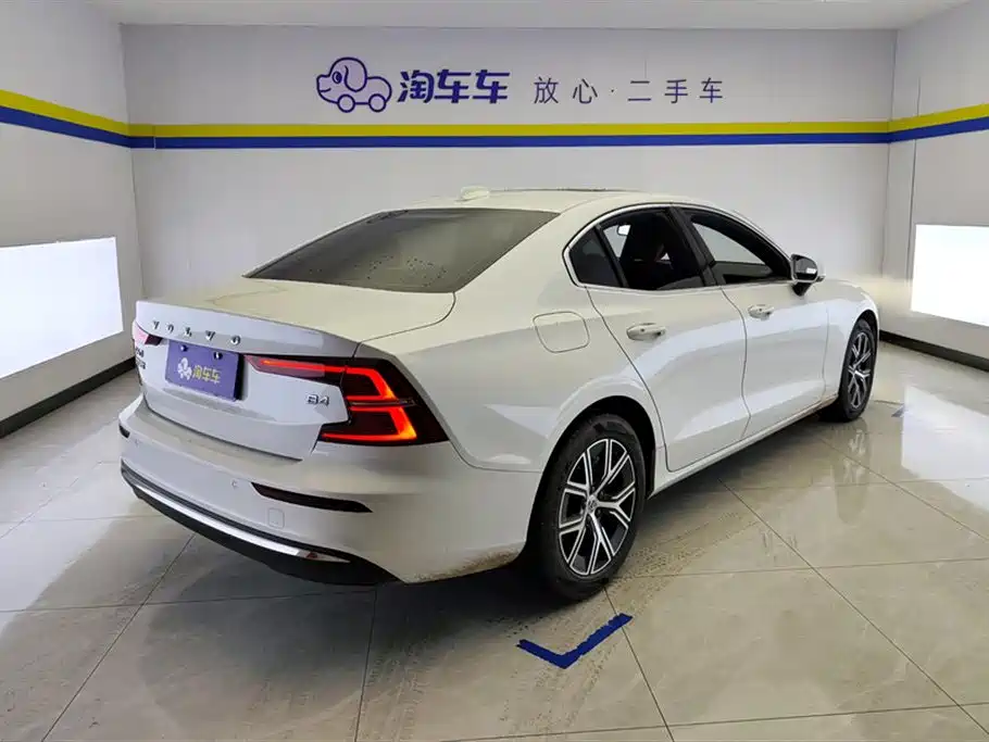 Volvo S60 2025 B4 Zhiyi Luxury Edition купить на сайте DeffCars