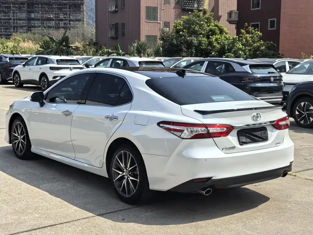 Camry 2021 2.5G Deluxe Edition купить на сайте DeffCars