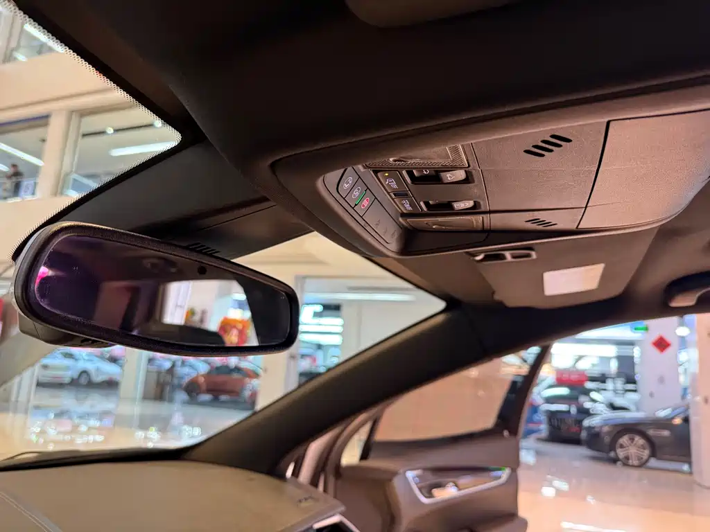 Cadillac XT5 2022 2.0T two-wheel drive luxury model купить на сайте DeffCars