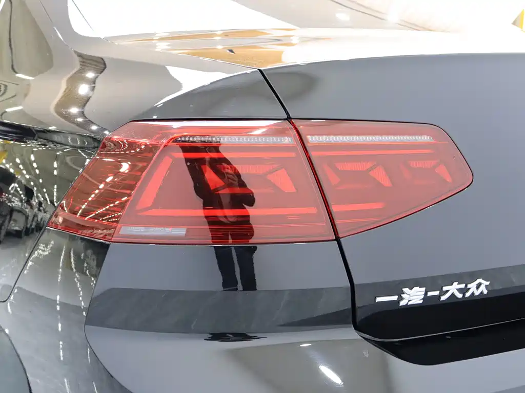 Magotan 2023 2 million commemorative edition 330TSI DSG luxury model купить на сайте DeffCars