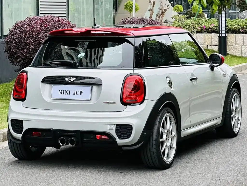 MINI JCW 2015 2.0T JOHN COOPER WORKS купить на сайте DeffCars