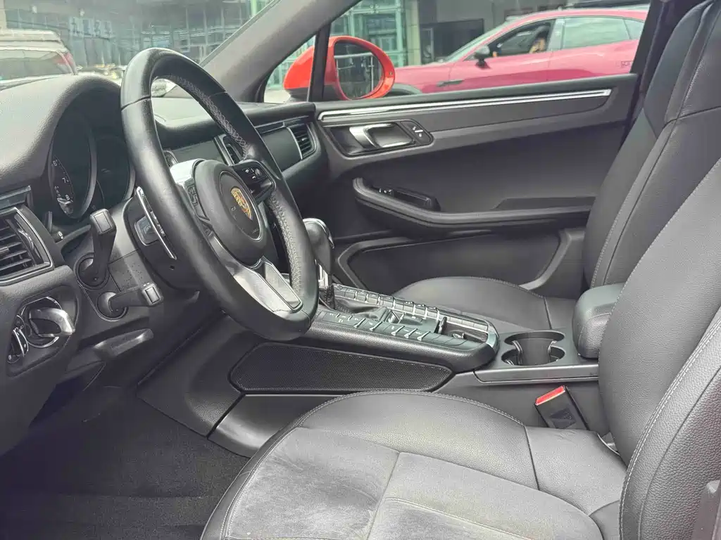 Macan 2017 Macan 2.0T купить на сайте DeffCars