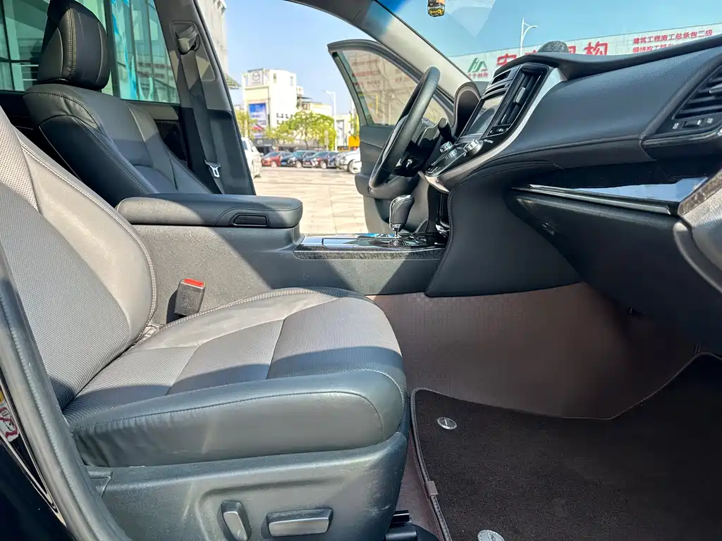 Crown 2018 2.0T Fashion Edition купить на сайте DeffCars