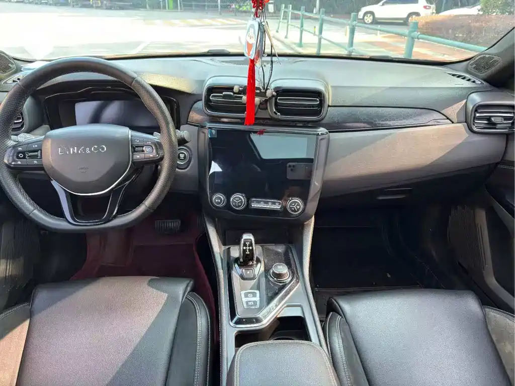 Lynk & Co 03 2021 1.5TD DCT Plus купить на сайте DeffCars