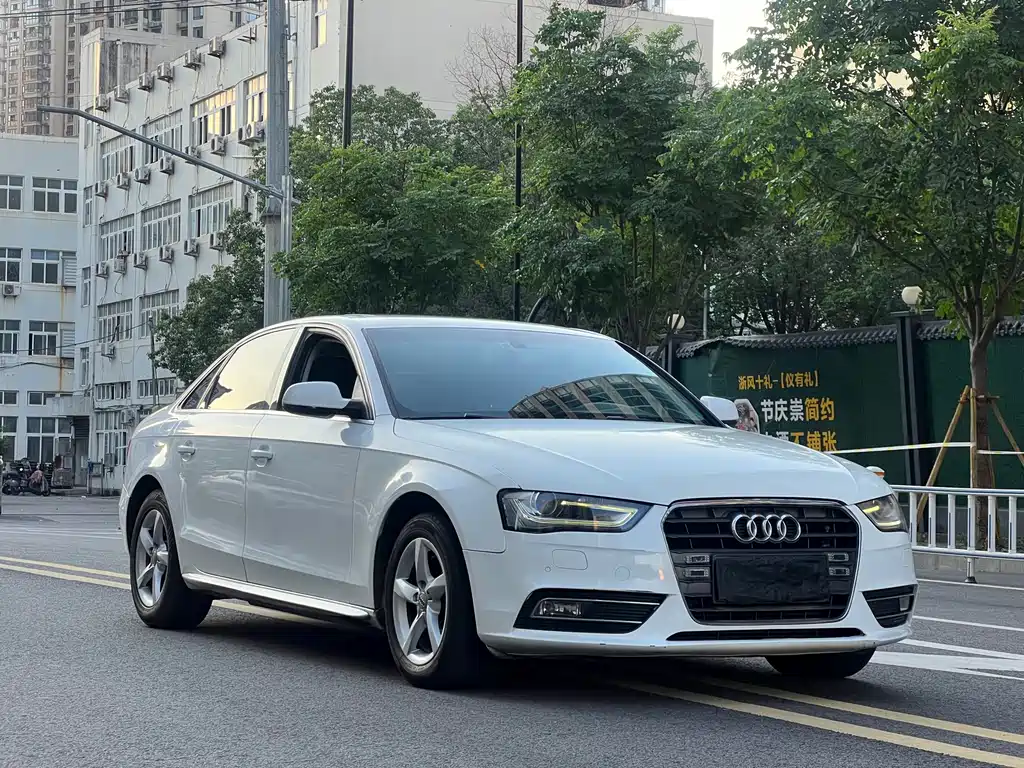 Audi A4L 2013 35 TFSI automatic luxury model купить на сайте DeffCars