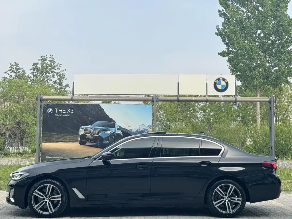 BMW 5 Series 2023 530Li Leading Luxury Package купить на сайте DeffCars