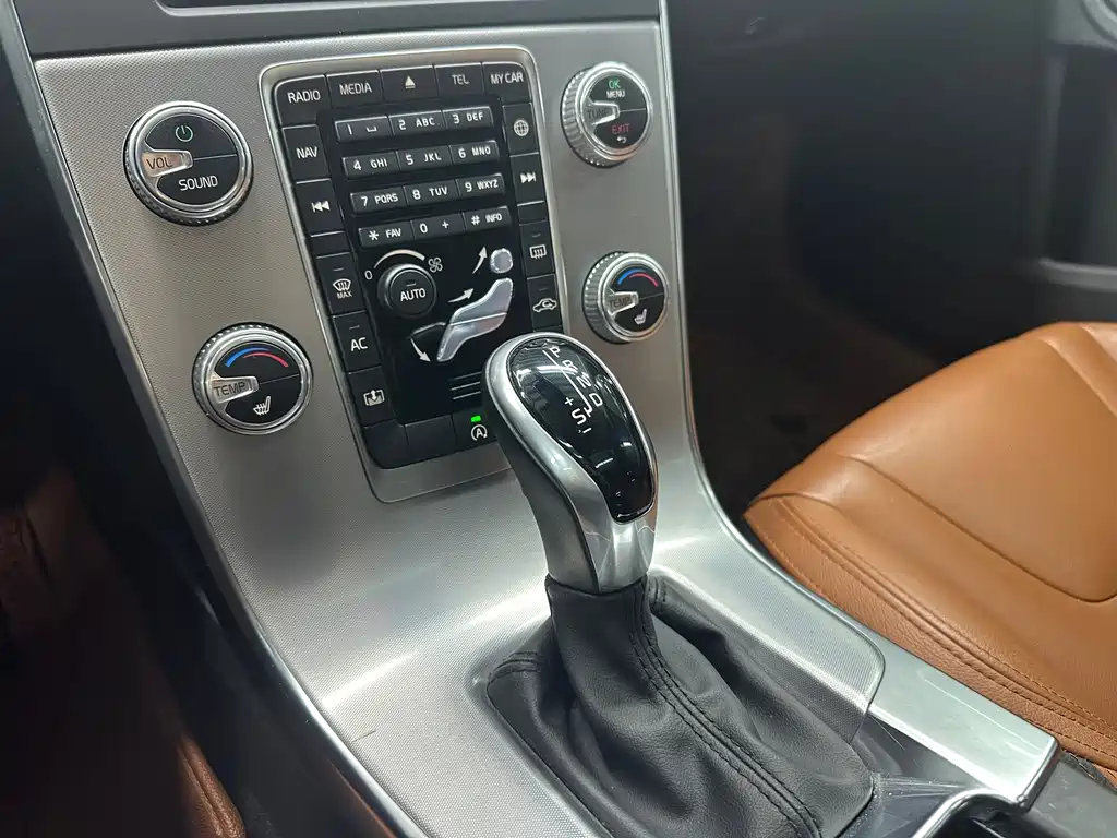 Volvo S60 2017 S60L T5 Smart Edition купить на сайте DeffCars