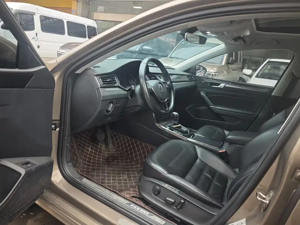 Passat 2017 330TSI DSG Royal Edition купить на сайте DeffCars