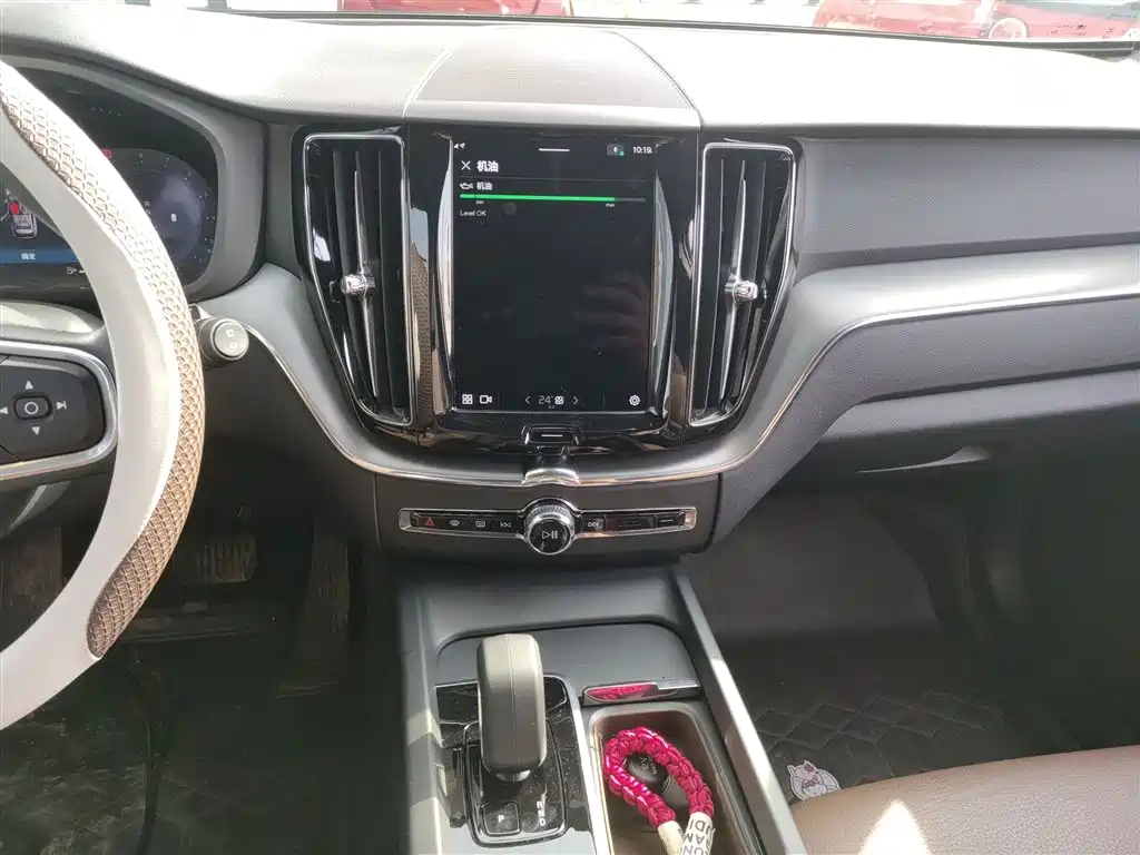 Volvo XC60 2025 B5 four-wheel drive Zhiyi Luxury Edition купить на сайте DeffCars