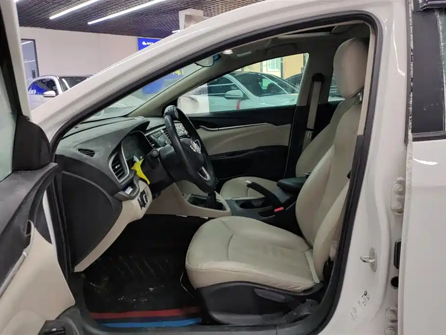Yinglang 2019 15T Manual Elite National VI купить на сайте DeffCars