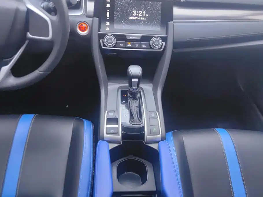 Civic 2019 220TURBO CVT Dynamic Edition National VI купить на сайте DeffCars