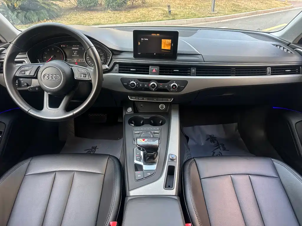 Audi A4L 2018 30th Anniversary Model 40 TFSI Enterprising купить на сайте DeffCars